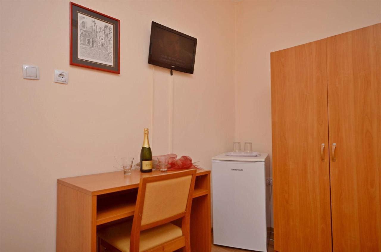 Apartment And Room Ivica Водице Экстерьер фото