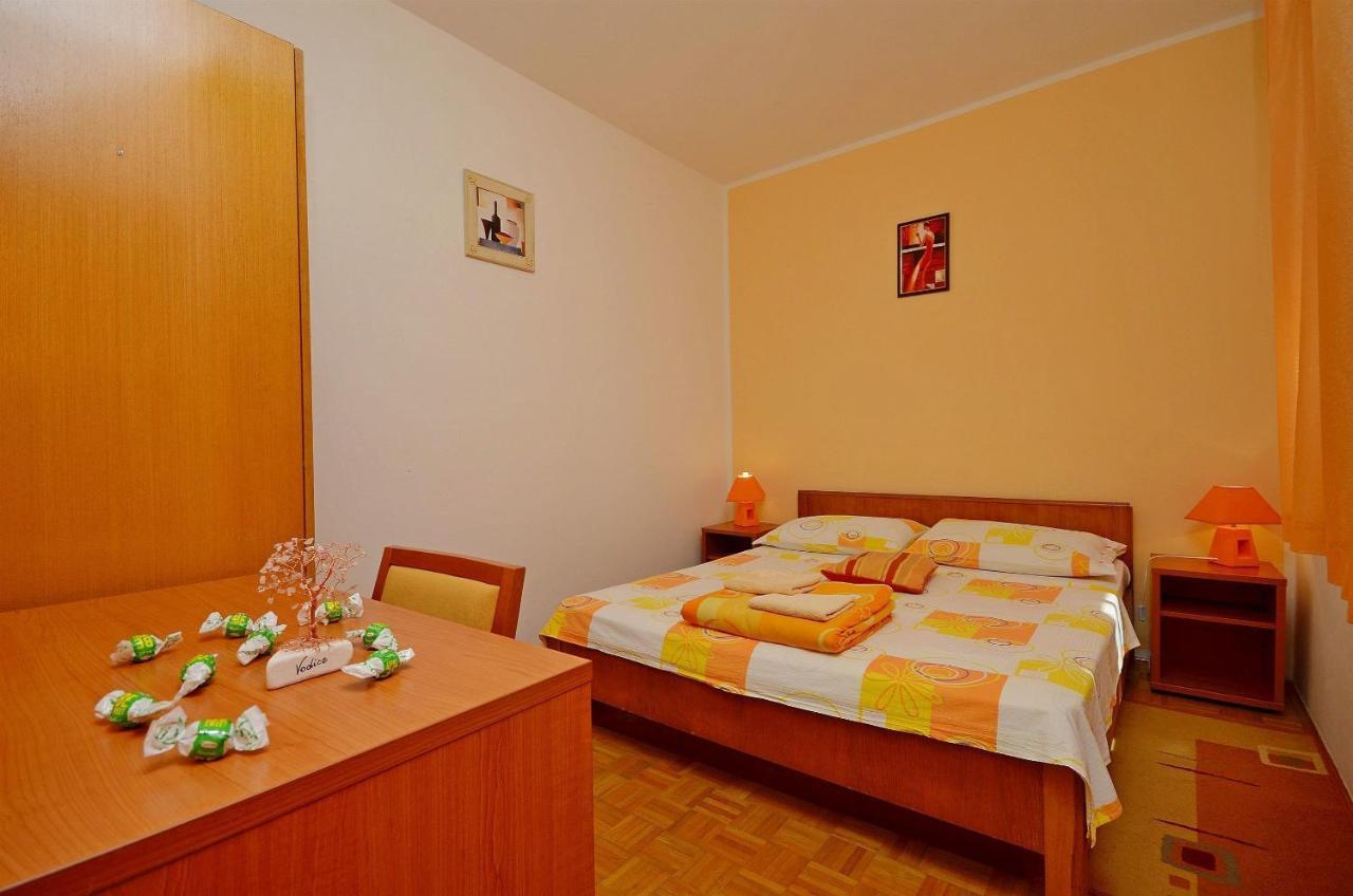 Apartment And Room Ivica Водице Экстерьер фото