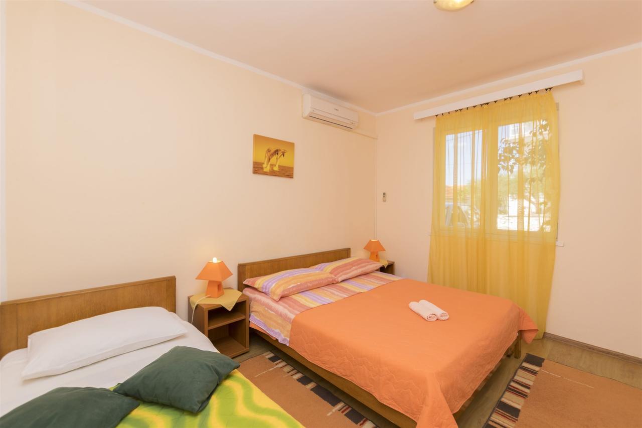 Apartment And Room Ivica Водице Экстерьер фото